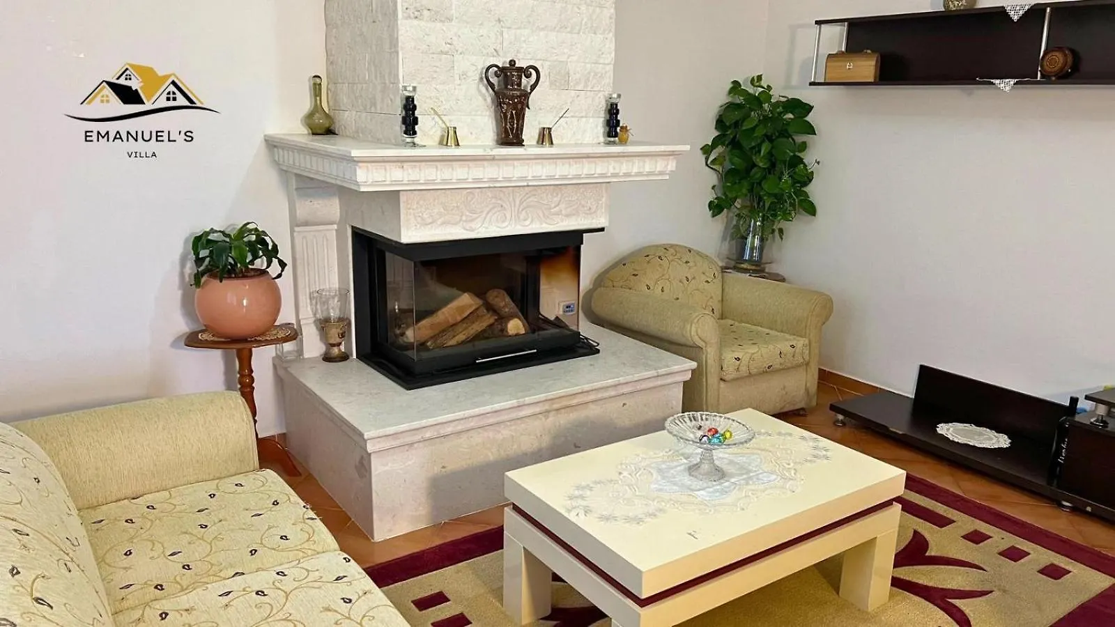 Emanuel\'S Villa location